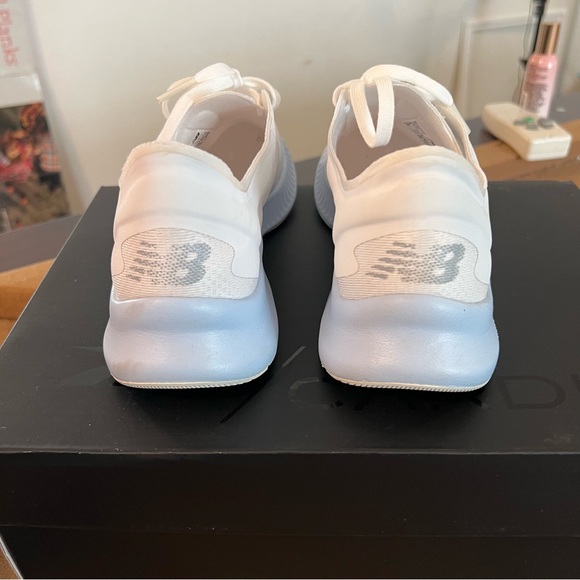 New Baalance sneakers size 8, badly worn. - Picture 4 of 4